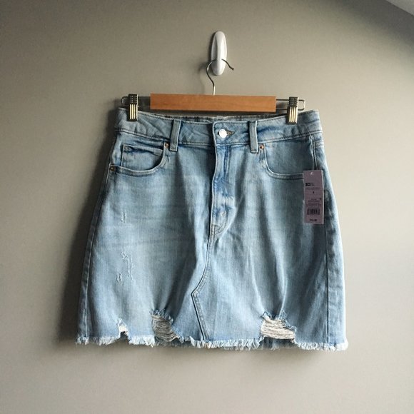 NWT Wild Fable light wash distressed jean mini skirt - Picture 1 of 9